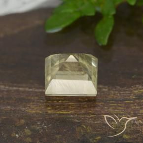Diásporo com mudança de cor Luz amarela Natural 0.82ct, Quadrado, VS