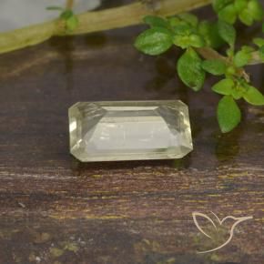 Diásporo com mudança de cor Amarelo claro Natural 0.82ct, Corte Octógono / Esmeralda, VS