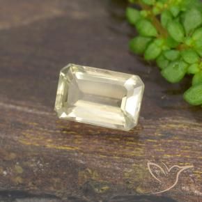 Diásporo com mudança de cor Luz amarela Natural 0.69ct, Corte Octógono / Esmeralda, VS