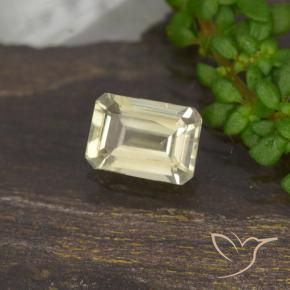 Diásporo com mudança de cor Luz amarela Natural 0.67ct, Corte Octógono / Esmeralda, VVS-VS
