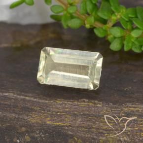 Diásporo com mudança de cor Amarelo Muito Pálido Natural 0.61ct, Corte Octógono / Esmeralda, VS