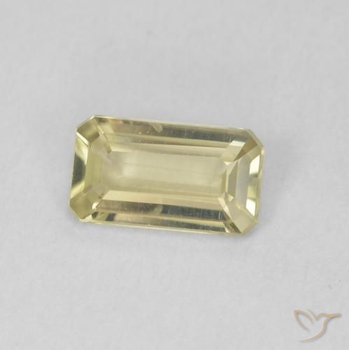 Diásporo com mudança de cor amarelo suave Natural 0.71ct, Corte Octógono / Esmeralda, VVS