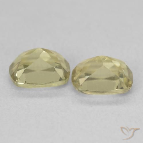 Pedras preciosas de Diásporo com mudança de cor amarelo suave natural de 1.68 ct, Almofada, VVS-VS