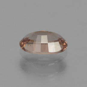 Granada de mudança de cor marrom natural 0,59ct, corte oval, VS