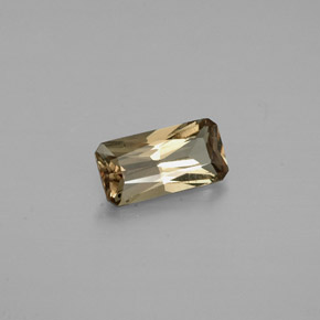 Granada que muda de cor Marrom esverdeado a rosa avermelhado Natural 0.67ct, Corte Esmeralda, VS