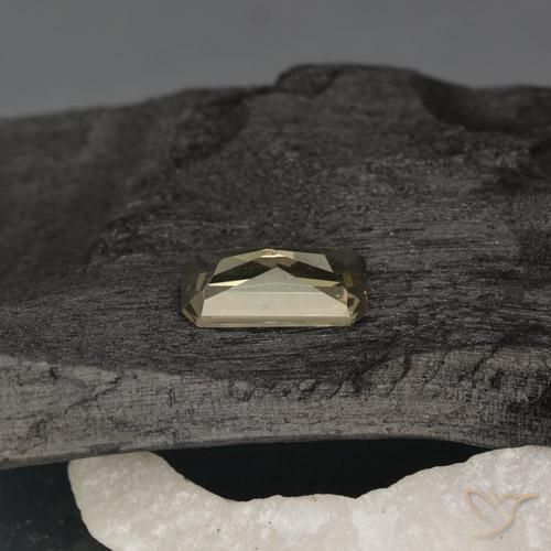Granada que muda de cor amarelo quente Natural 0.76ct, Corte Octógono / Esmeralda, VVS
