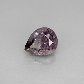 Granada que muda de cor Violeta para vermelho Natural 1.76ct, Formato de pêra, VS