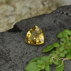 Granada de mudança de cor amarelo natural 0,61ct, trillion, VS