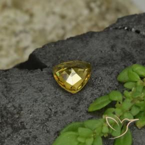 Granada de mudança de cor amarelo natural 0,61ct, trillion, VS