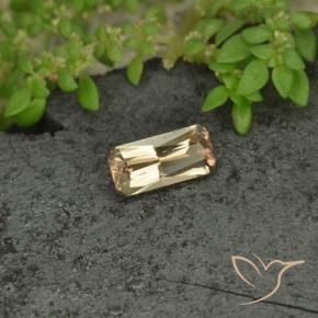 Granada que muda de cor Ouro Natural 0.68ct, Corte Octógono / Esmeralda, VVS