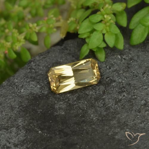 Granada que muda de cor Amarelo claro Natural 0.73ct, Corte Octógono / Esmeralda, VVS