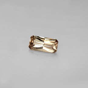 Granada de mudança de cor multicolorido natural 0,60ct, corte esmeralda, VS
