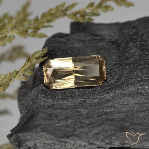 Granada que muda de cor Ouro Natural 0.61ct, Corte Octógono / Esmeralda, VVS-VS