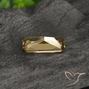 Granada de mudança de cor dourado natural 0,63ct, corte esmeralda, VVS-VS