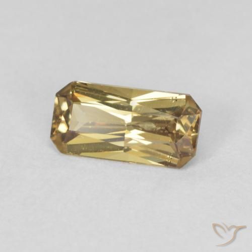 Granada de mudança de cor amarelo natural 0,67ct, corte esmeralda, VS