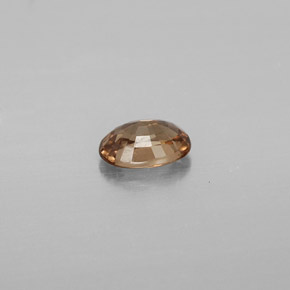 Granada de mudança de cor multicolorido natural 0,65ct, corte oval, VVS