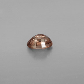 Granada de mudança de cor mudança de cor natural 0,77ct, corte oval, VVS-VS