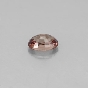 Granada que muda de cor Rosa acastanhado a vermelho Natural 0.71ct, Corte Oval, VVS-VS