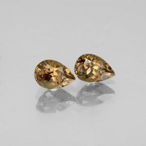 Pedras preciosas de Granada que muda de cor Marrom dourado natural de 1.34 ct, Formato de pêra, VVS-VS