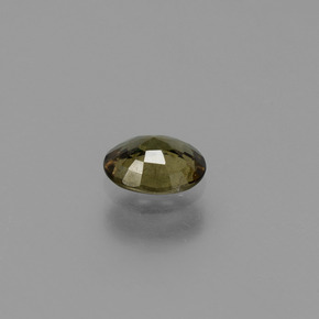 Granada que muda de cor Verde para Vermelho-Rosa Natural 0.70ct, Corte Oval, VS