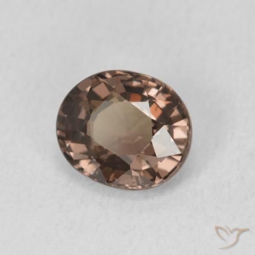 Granada que muda de cor Castanho médio Natural 1.35ct, oval, VVS