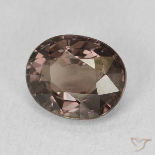 Granada que muda de cor Castanho médio Natural 1.78ct, oval, VVS-VS