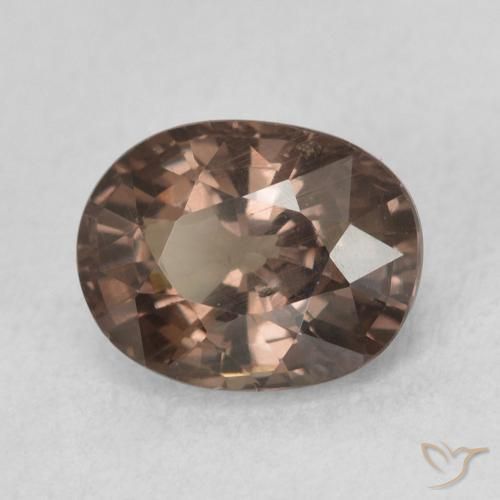 Granada que muda de cor Marrom escuro Natural 1.57ct, oval, VS