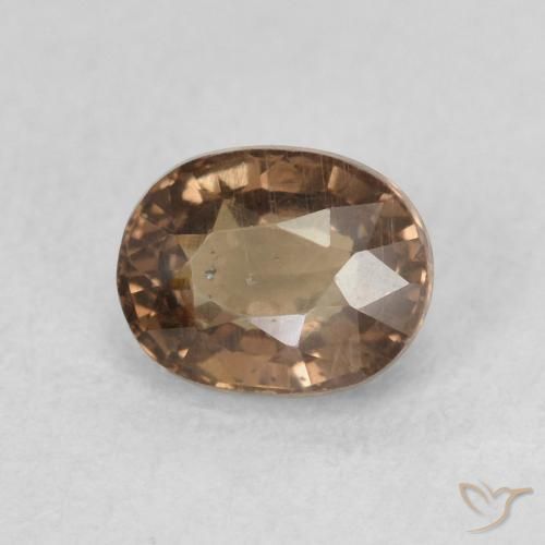 Granada que muda de cor Marrom escuro Natural 0.99ct, oval, VS