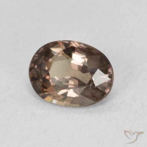 Granada que muda de cor Marrom escuro Natural 1.13ct, oval, VVS-VS