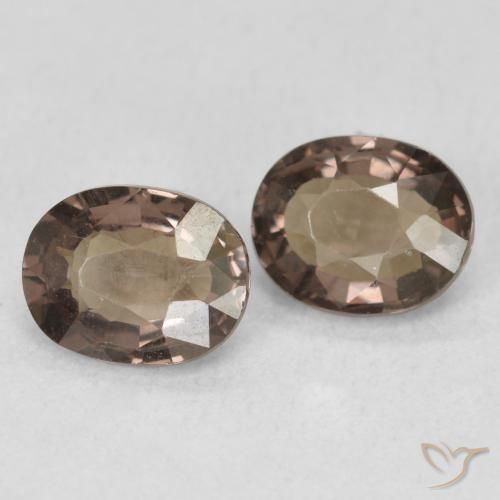 Pedras preciosas de Granada que muda de cor Castanho claro médio natural de 2.23 ct, oval, VVS