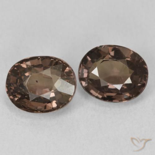 Pedras preciosas de Granada que muda de cor Castanho claro médio natural de 3.15 ct, oval, VVS-VS