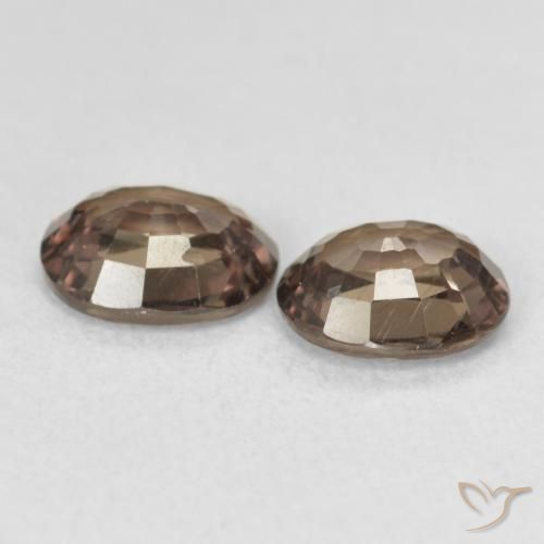 Pedras preciosas de Granada que muda de cor Castanho claro médio natural de 2.05 ct, oval, VS