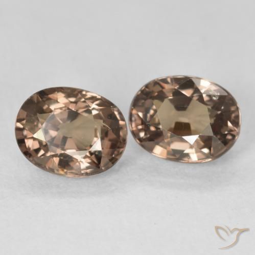 Pedras preciosas de Granada que muda de cor Castanho claro médio natural de 2.03 ct, oval, VS