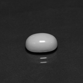Coral branco natural 2,29ct, corte oval, opaco