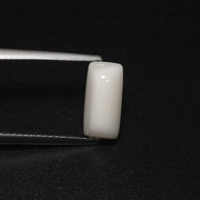 Coral branco natural 1,98ct, baguete, opaco
