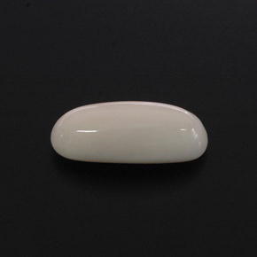 Coral branco natural 2,28ct, corte oval, opaco