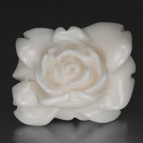 Coral branco natural 27,83ct, forma extravagante, opaco