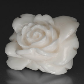Coral branco natural 27,83ct, forma extravagante, opaco