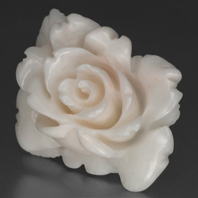 Coral branco natural 18,84ct, forma extravagante, opaco