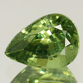 Granada demantoide verde natural 0,76ct, formato de pêra, VS-SI