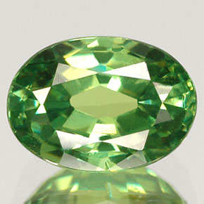 Granada demantoide verde natural 1,47ct, corte oval, VS