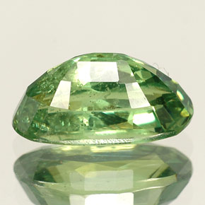 Granada demantoide verde natural 2,35ct, corte oval, VS