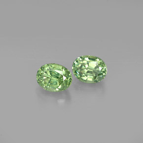 Pedras preciosas de granada demantoide verde natural de  ct, corte oval, VS-SI