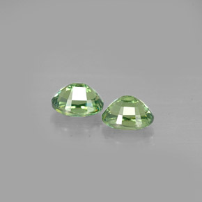 Pedras preciosas de granada demantoide verde natural de  ct, corte oval, VS-SI