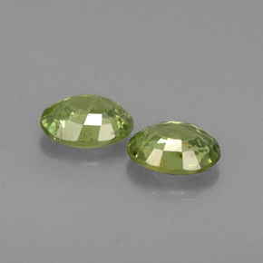 Pedras preciosas de granada demantoide verde natural de  ct, corte oval, VS-SI