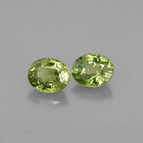 Pedras preciosas de granada demantoide verde natural de  ct, corte oval, VS-SI