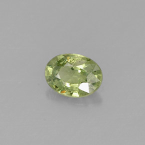 Granada demantoide verde natural 0,33ct, corte oval, VS-SI