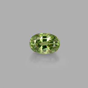 Granada demantoide verde natural 0,72ct, corte oval, VS