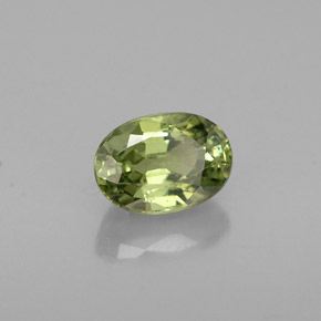 Granada demantoide verde natural 0,77ct, corte oval, VS