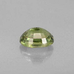 Granada demantoide verde natural 0,77ct, corte oval, VS